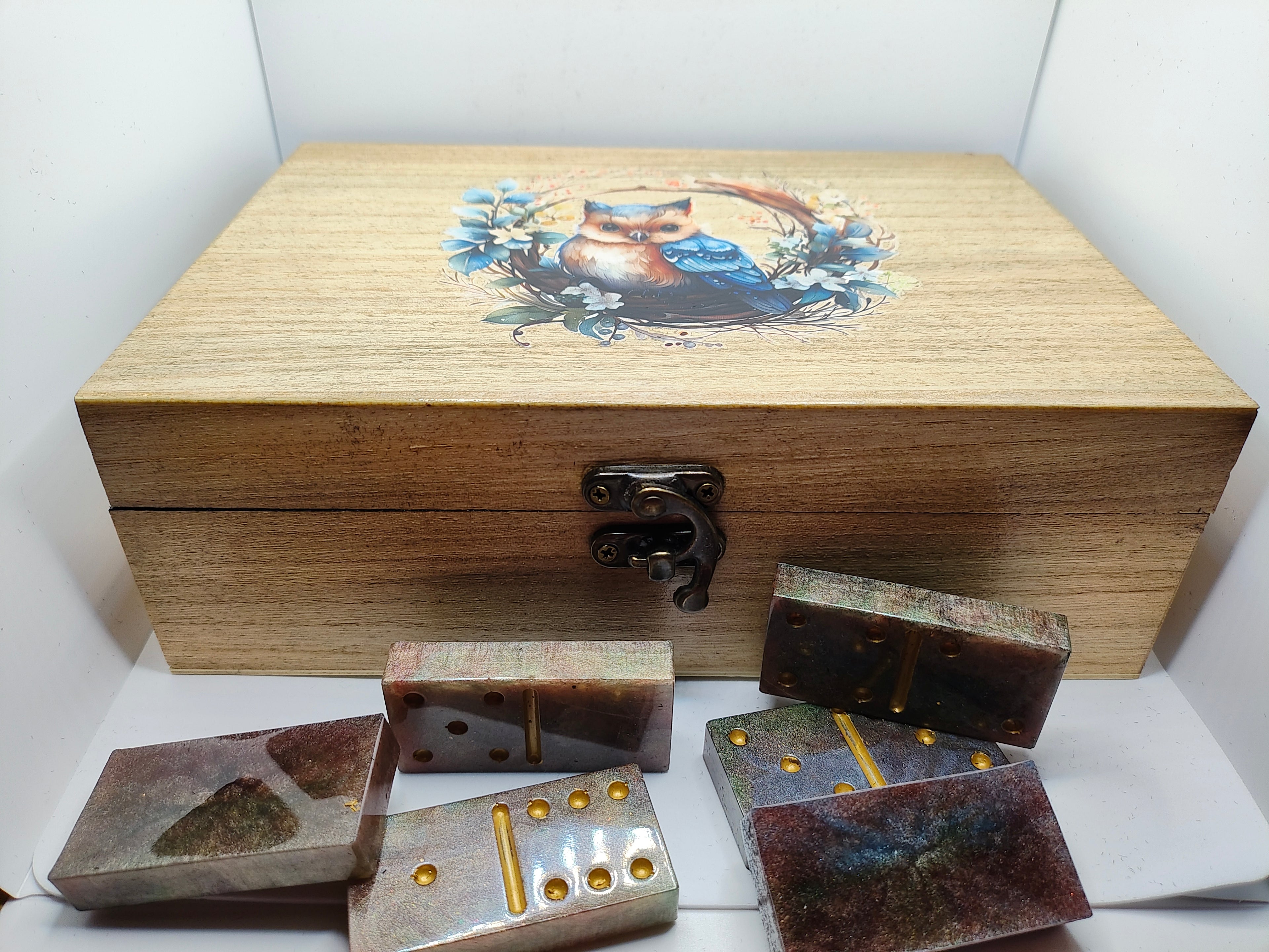 Faux Granite Owl Dominoes